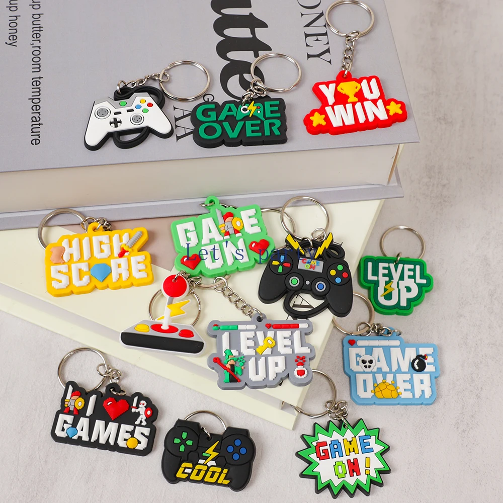 Gaming Console Keychain - 13 個のビデオゲームのテーマ PVC キーホルダーゲームパッドレベルアップバックパックペンダント男の子のゲームの夜の誕生日パーティーの好意グッズバッグ